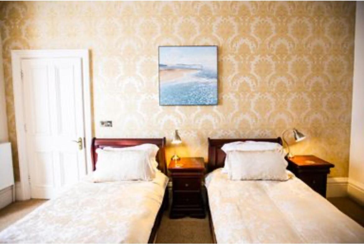 Abbotsleigh Of Whitby Bed & Breakfast エクステリア 写真