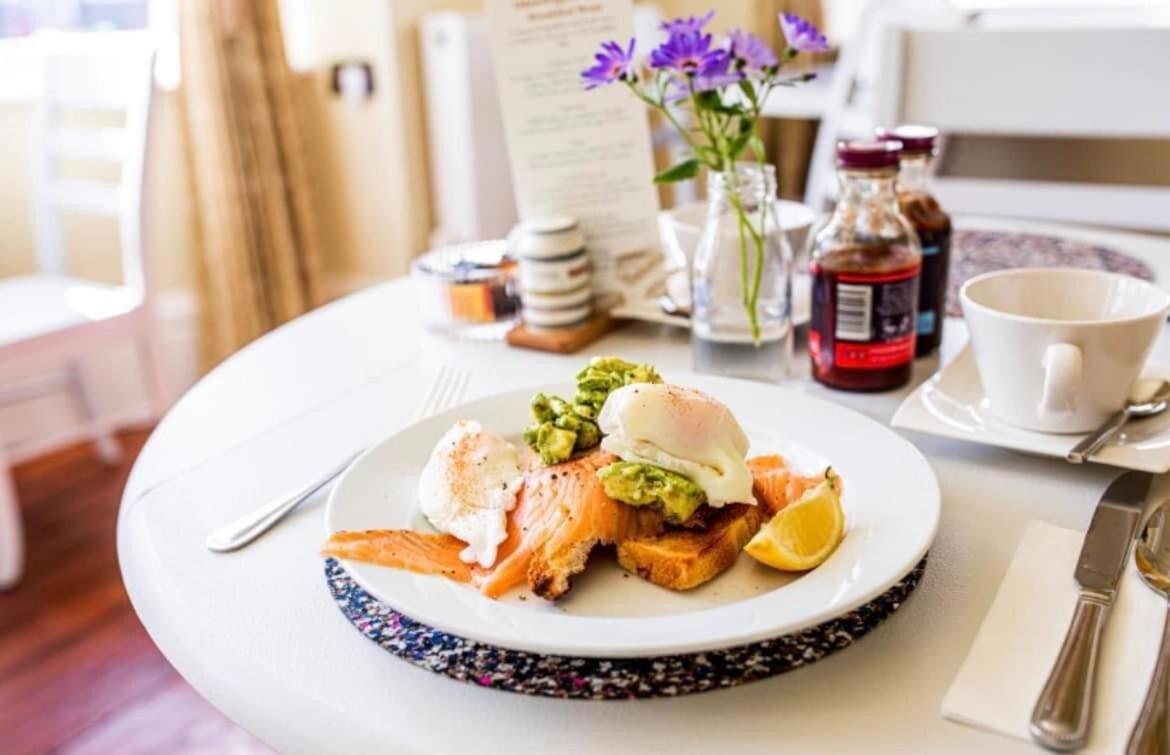 Abbotsleigh Of Whitby Bed & Breakfast エクステリア 写真