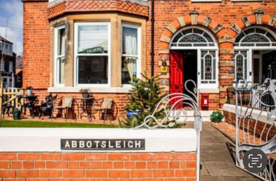 Abbotsleigh Of Whitby Bed & Breakfast エクステリア 写真